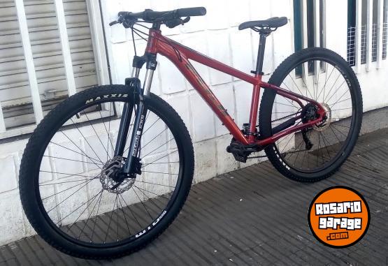 Deportes - SPORT MOTO: BICICLETA MOUNTAIN BIKE MARCA: FUJI NEVADA ONE 1.5 RODADO: 29. AO: 2021 18 VELOCIDADES SHIMANO NUEVA 0 KM - En Venta