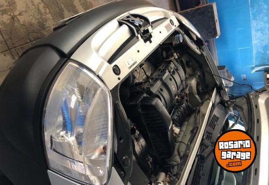 Utilitarios - Peugeot Partner 7 asientos 2021 Nafta 97000Km - En Venta