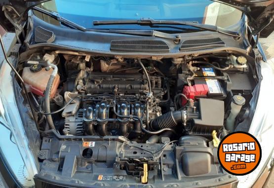 Autos - Ford Kinetic titanium 2014 Nafta 174000Km - En Venta