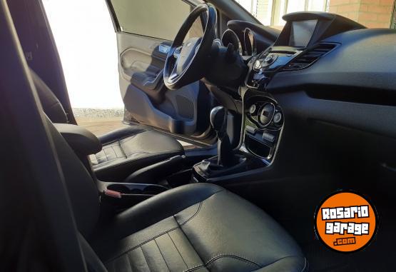 Autos - Ford Kinetic titanium 2014 Nafta 174000Km - En Venta