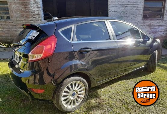Autos - Ford Kinetic titanium 2014 Nafta 174000Km - En Venta