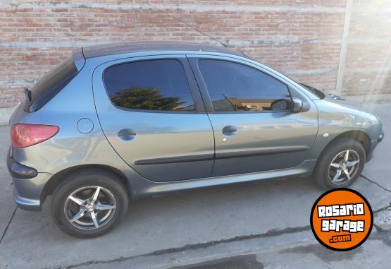 Autos - Peugeot XR premium 2004 Nafta 238000Km - En Venta