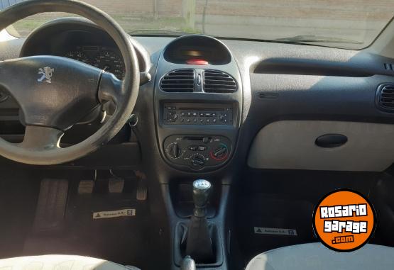 Autos - Peugeot XR premium 2004 Nafta 238000Km - En Venta