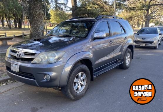 Camionetas - Toyota HILUX SW4 SRV 3.0 TDI 2008 Diesel 280000Km - En Venta
