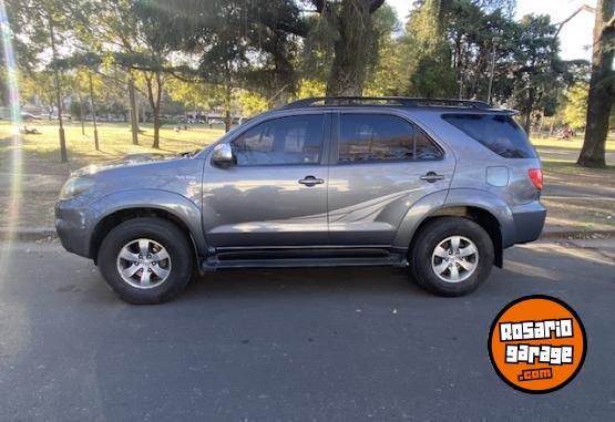 Camionetas - Toyota HILUX SW4 SRV 3.0 TDI 2008 Diesel 280000Km - En Venta