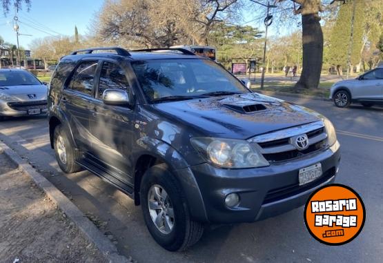 Camionetas - Toyota HILUX SW4 SRV 3.0 TDI 2008 Diesel 280000Km - En Venta
