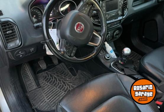 Camionetas - Fiat TORO FREEDON PACK 4X4 2016 Diesel 111000Km - En Venta