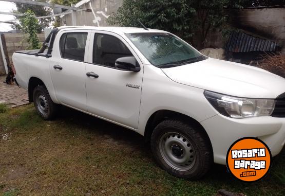 Camionetas - Toyota Hilux 2020 Diesel 130000Km - En Venta