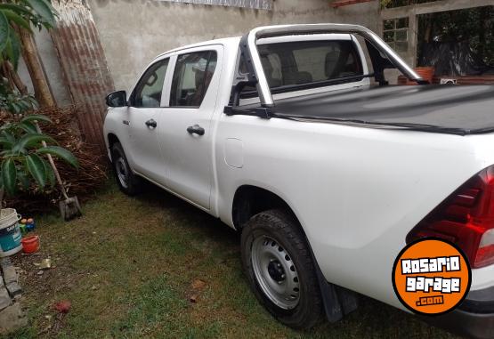 Camionetas - Toyota Hilux 2020 Diesel 130000Km - En Venta