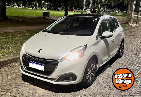 Autos - Peugeot 208 feline pk 2017 Nafta 48000Km - En Venta