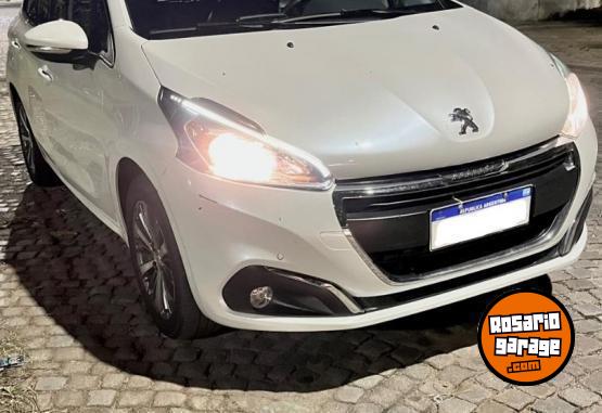 Autos - Peugeot 208 feline pk 2017 Nafta 48000Km - En Venta