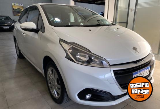 Autos - Peugeot 208 2017 Nafta 100000Km - En Venta