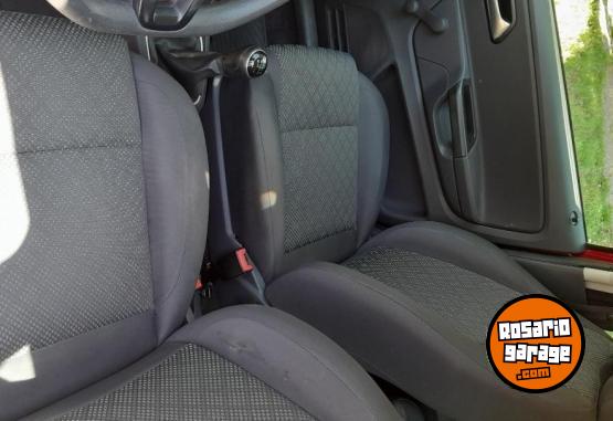 Autos - Volkswagen Suran 2017 GNC 101000Km - En Venta