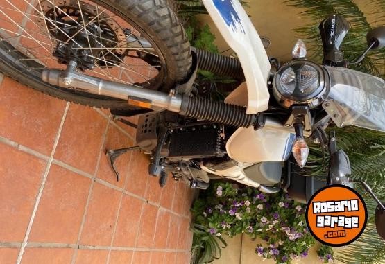 Motos - Hero Xpulse 2023 Nafta 11000Km - En Venta