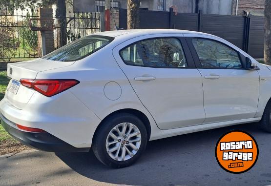 Autos - Fiat Cronos drive 2020 GNC 88000Km - En Venta