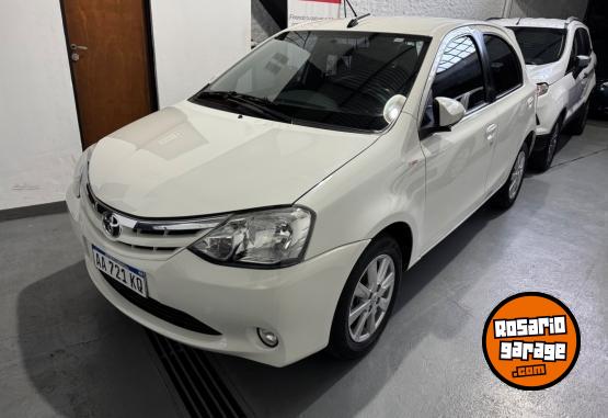 Autos - Toyota Etios 2016 Nafta 100000Km - En Venta