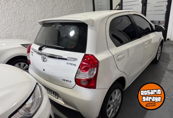 Autos - Toyota Etios 2016 Nafta 100000Km - En Venta