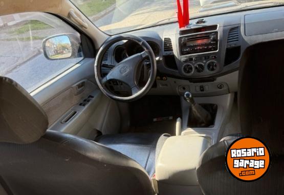 Camionetas - Toyota HILUX 4X2 C/D SR 3 2006 Diesel 302000Km - En Venta