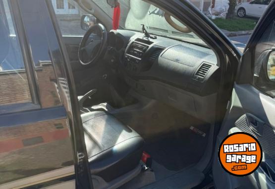 Camionetas - Toyota HILUX 4X2 C/D SR 3 2006 Diesel 302000Km - En Venta