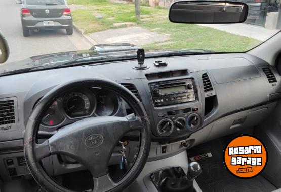 Camionetas - Toyota HILUX 4X2 C/D SR 3 2006 Diesel 302000Km - En Venta