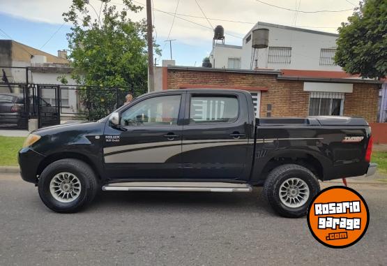 Camionetas - Toyota HILUX 4X2 C/D SR 3 2006 Diesel 302000Km - En Venta