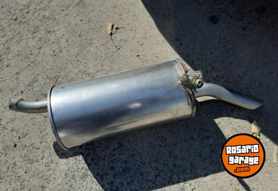 Accesorios para Autos - Vendo silenciador trasero original Renault - En Venta
