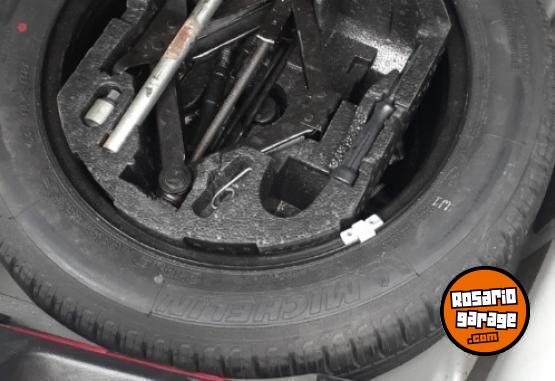 Autos - Volkswagen Vento 2013 GNC 200000Km - En Venta