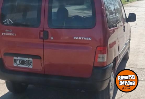 Utilitarios - Peugeot Partner 2011 Diesel 200000Km - En Venta