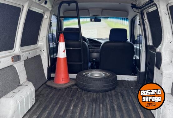 Utilitarios - Peugeot Partner 2006 Diesel 382000Km - En Venta