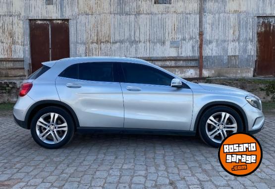 Autos - Mercedes Benz GLA 200 2015 Nafta 98500Km - En Venta
