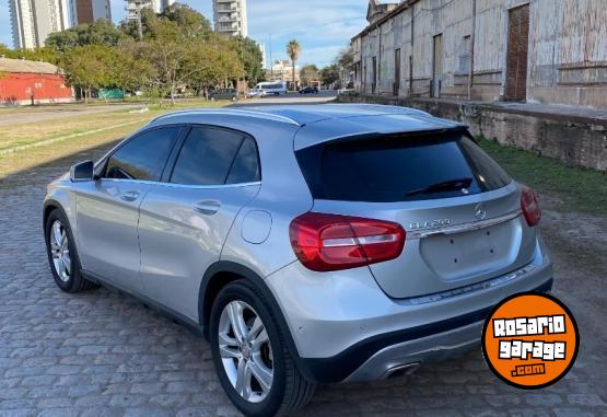 Autos - Mercedes Benz GLA 200 2015 Nafta 98500Km - En Venta