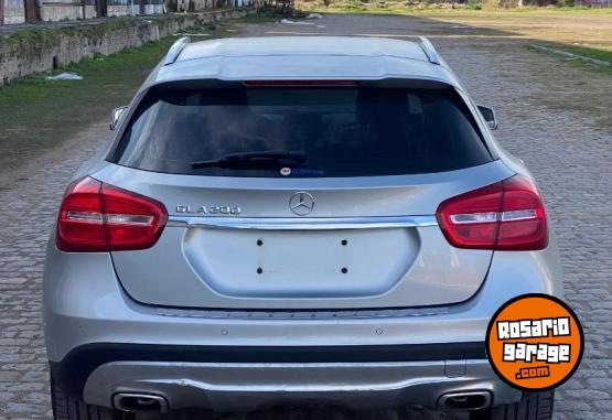 Autos - Mercedes Benz GLA 200 2015 Nafta 98500Km - En Venta