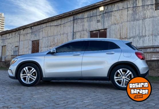 Autos - Mercedes Benz GLA 200 2015 Nafta 98500Km - En Venta