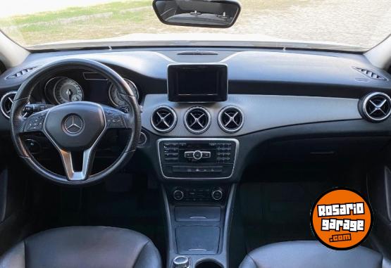 Autos - Mercedes Benz GLA 200 2015 Nafta 98500Km - En Venta