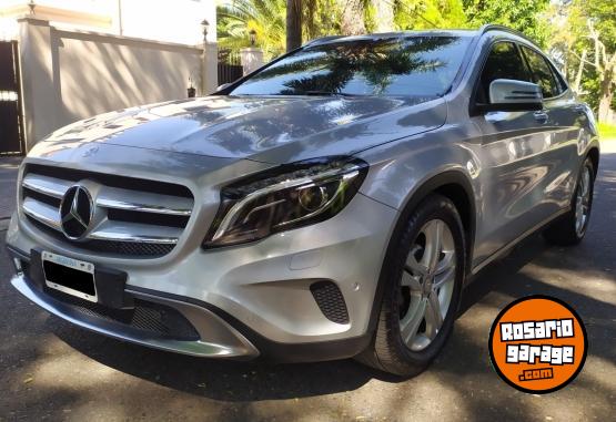 Autos - Mercedes Benz GLA 200 2015 Nafta 98500Km - En Venta