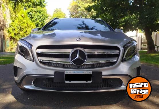 Autos - Mercedes Benz GLA 200 2015 Nafta 98500Km - En Venta