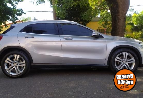 Autos - Mercedes Benz GLA 200 2015 Nafta 98500Km - En Venta