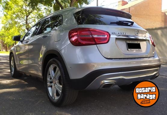 Autos - Mercedes Benz GLA 200 2015 Nafta 98500Km - En Venta