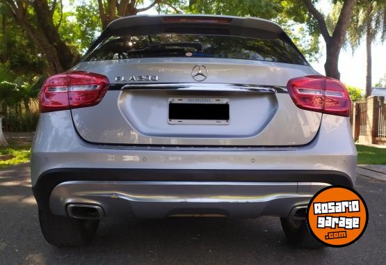 Autos - Mercedes Benz GLA 200 2015 Nafta 98500Km - En Venta