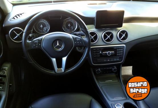 Autos - Mercedes Benz GLA 200 2015 Nafta 98500Km - En Venta