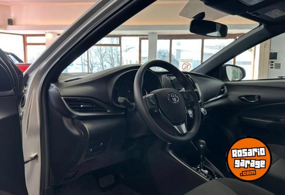 Autos - Toyota YARIS 1.5 5 PTAS XS CVT 2025 Nafta 0Km - En Venta