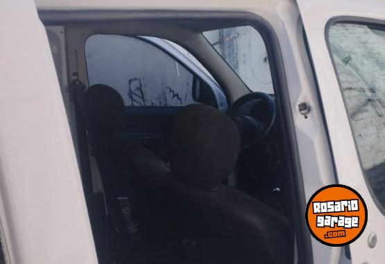 Utilitarios - Peugeot partner 2010 Diesel 125000Km - En Venta