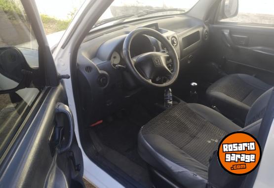 Utilitarios - Peugeot partner 2010 Diesel 125000Km - En Venta