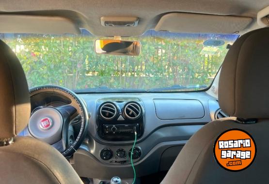 Autos - Fiat PALIO ATTRACTIVE 2012 GNC 180000Km - En Venta