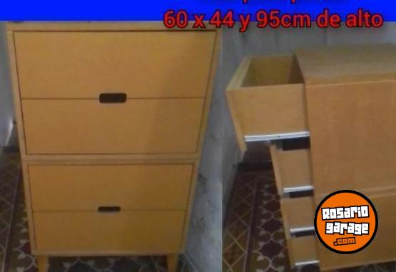 Hogar - LIQUIDOcama, guantes mma,campera talle 50, tablones,mesa de trabajo pileta, mesitas, cuadros, veladores, copas, repisas y lmpara colgante, - En Venta