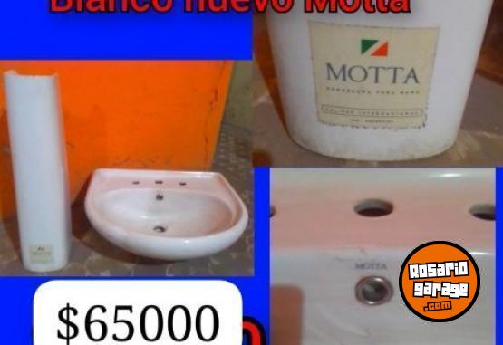 Hogar - LIQUIDOcama, guantes mma,campera talle 50, tablones,mesa de trabajo pileta, mesitas, cuadros, veladores, copas, repisas y lmpara colgante, - En Venta