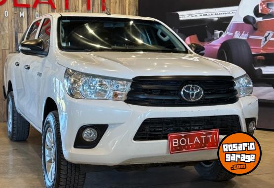 Camionetas - Toyota Toyota Hilux 2.4 Dc 4X4 2016 Diesel 292000Km - En Venta