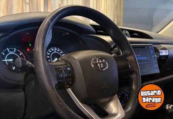 Camionetas - Toyota Toyota Hilux 2.4 Dc 4X4 2016 Diesel 292000Km - En Venta