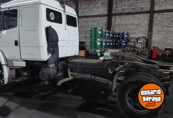 Camiones y Grúas - Camión Con Plato Mercedes Benz L1620 Cabina Dormitorio - En Venta