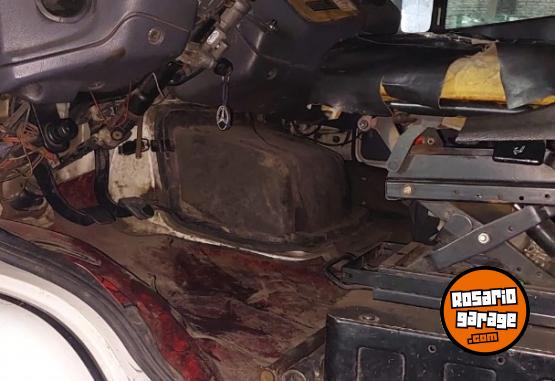 Camiones y Grúas - Camión Con Plato Mercedes Benz L1620 Cabina Dormitorio - En Venta